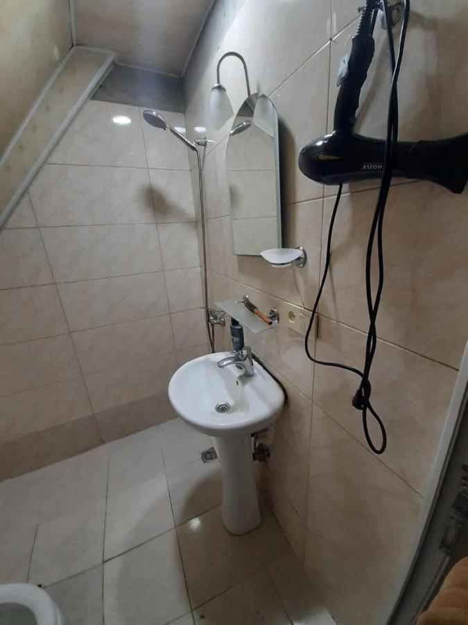 Every Day Lux Hostel Batumi Zewnętrze zdjęcie